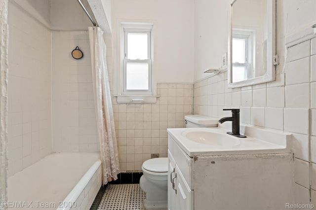 7444 Kendal Street, Dearborn, MI 48126