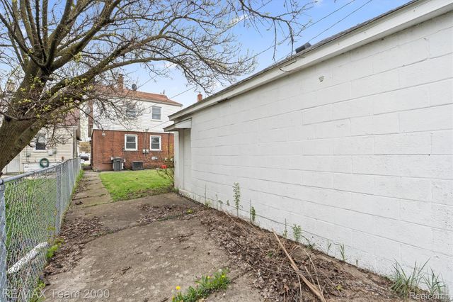 7444 Kendal Street, Dearborn, MI 48126