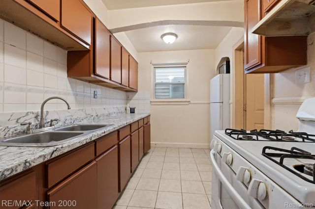 7444 Kendal Street, Dearborn, MI 48126