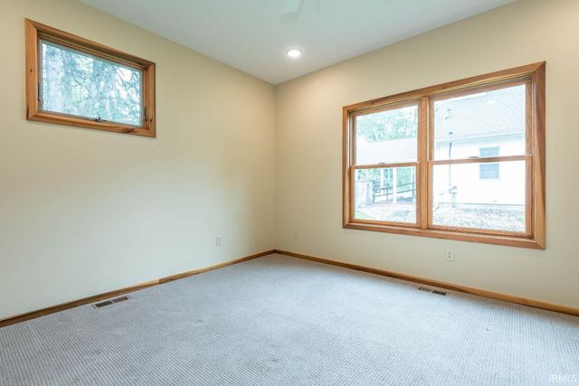 3850 Snoddy Road, Bloomington, IN 47401