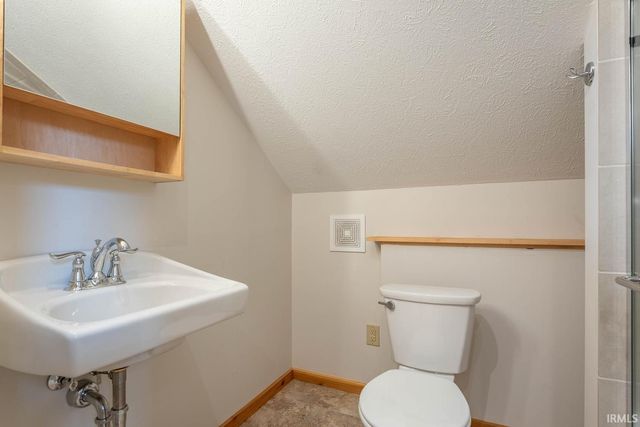 3850 Snoddy Road, Bloomington, IN 47401