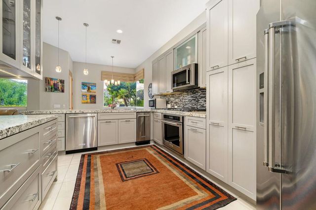 78648 Cabrillo Way, La Quinta, CA 92253