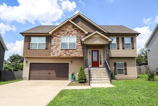 108 Sycamore Hill Dr, Clarksville, TN 37042