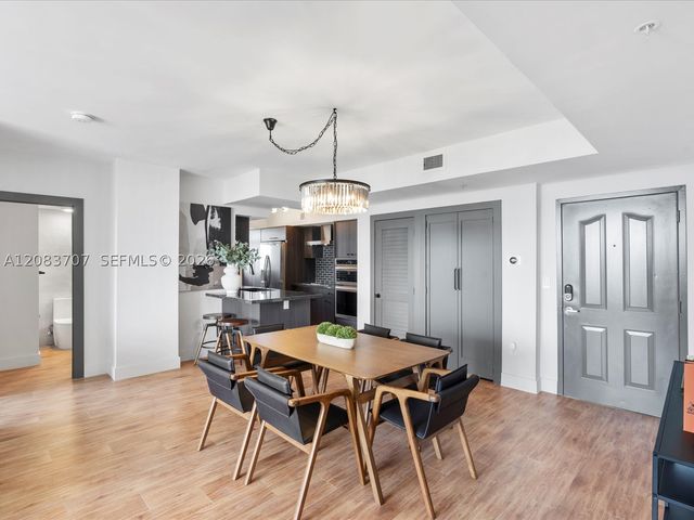 5077 NW 7th St 1117, Miami, FL 33126