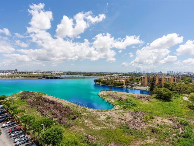 5077 NW 7th St 1117, Miami, FL 33126
