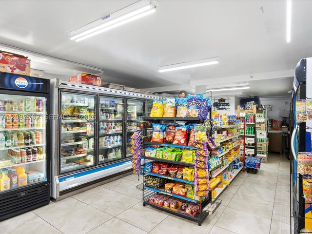 5077 NW 7th St 1117, Miami, FL 33126