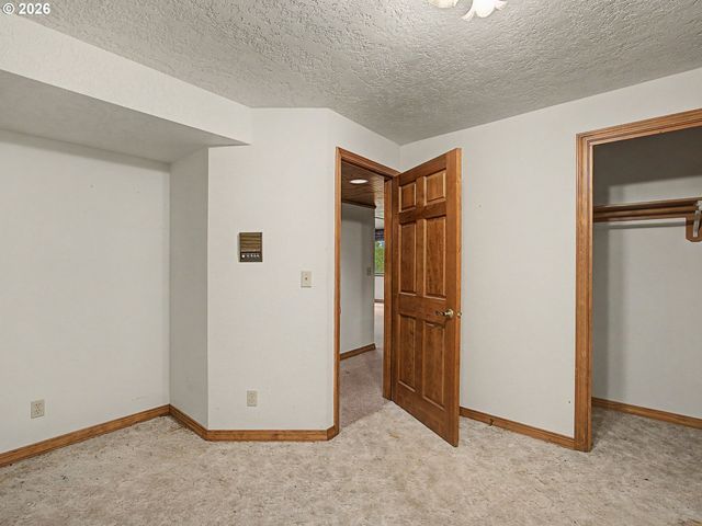 41202 Se TRUBEL Rd, Sandy, OR 97055