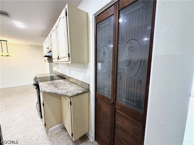 1637 S Mayfair RD, Fort Myers, FL 33919