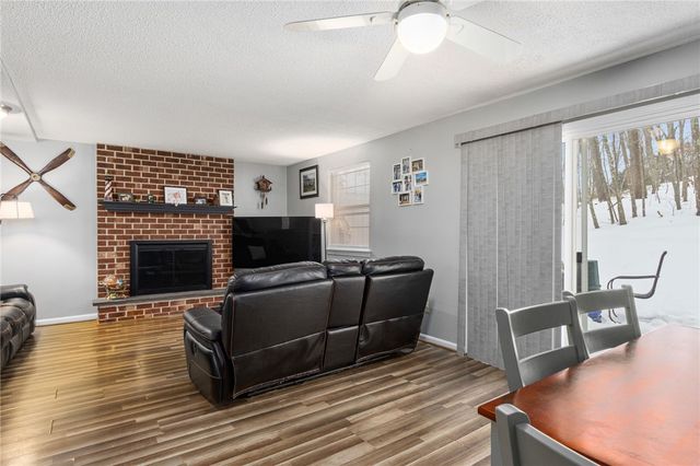 6 Governors Hill 6, West Warwick, RI 02893