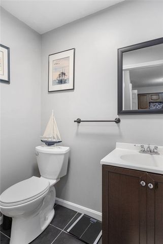 6 Governors Hill 6, West Warwick, RI 02893