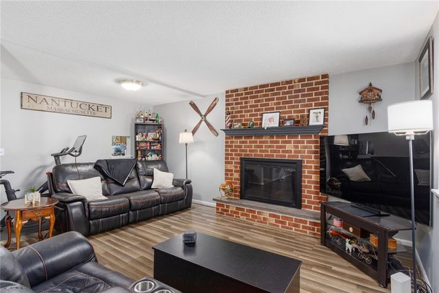 6 Governors Hill 6, West Warwick, RI 02893