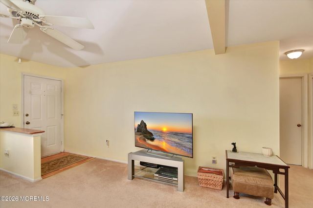 72 Carriage Lane, Englishtown, NJ 07726