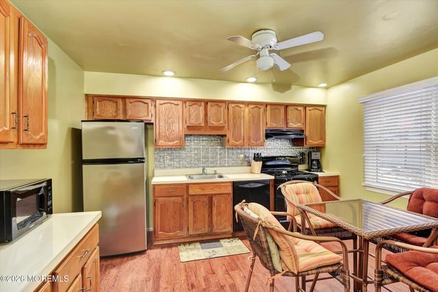 72 Carriage Lane, Englishtown, NJ 07726