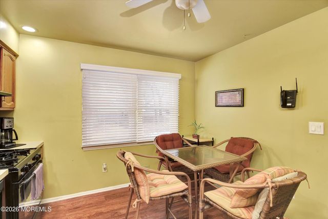 72 Carriage Lane, Englishtown, NJ 07726