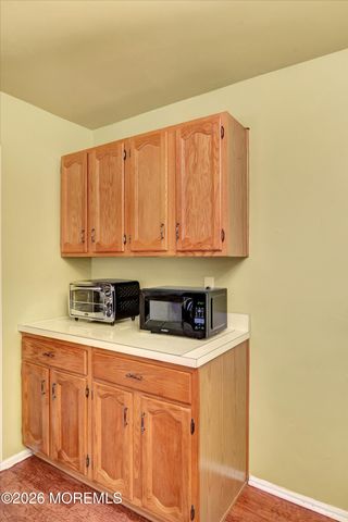 72 Carriage Lane, Englishtown, NJ 07726