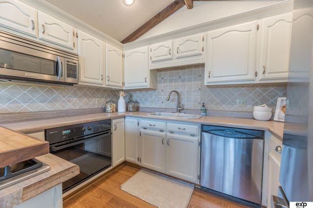 310 Brooks Place, Bellevue, NE 68005