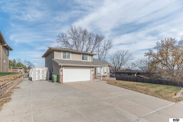 310 Brooks Place, Bellevue, NE 68005