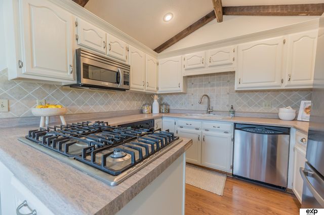 310 Brooks Place, Bellevue, NE 68005