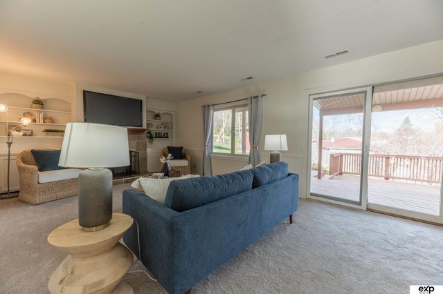 310 Brooks Place, Bellevue, NE 68005