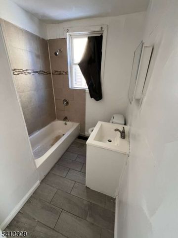 92 Cedar Ave, Newark City, NJ 07106