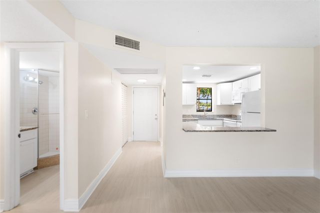 9355 SW 8th Street 110, Boca Raton, FL 33428