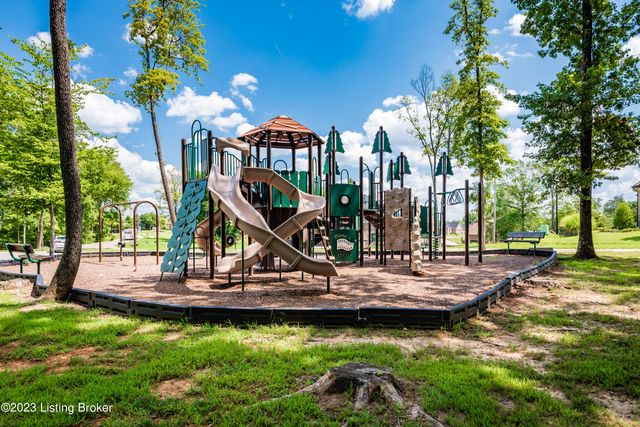 423 Misty Green Ct, Mt Washington, KY 40047