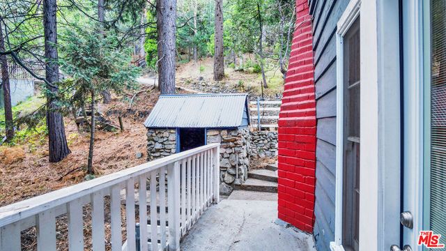 26776 Ca-189, Blue Jay, CA 92317