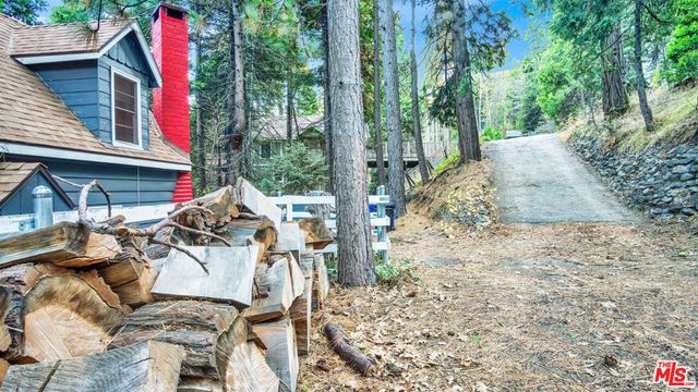 26776 Ca-189, Blue Jay, CA 92317