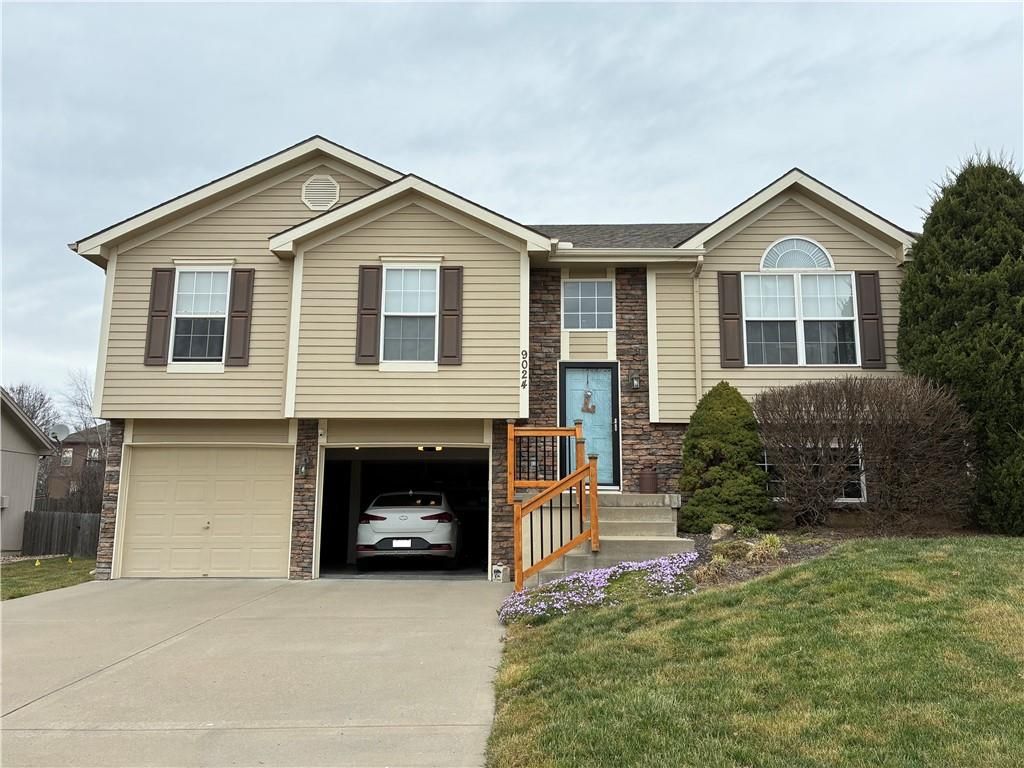 9024 NE 103rd Street, Kansas City, MO 64157