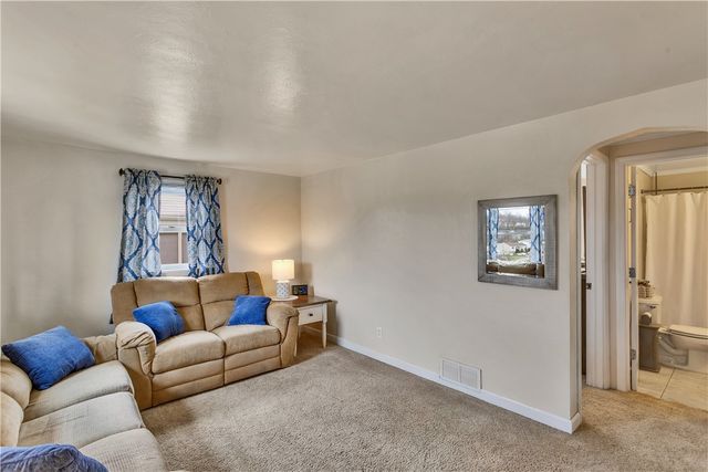 11414 Joseph St, North Huntingdon, PA 15642