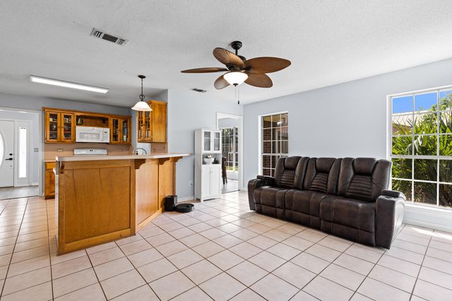 209 Cheyenne Run, Hallsville, TX 75650