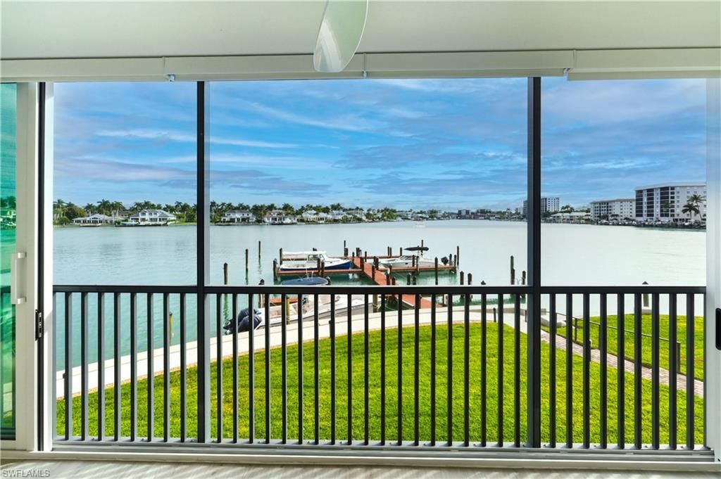 222 Harbour DR 218, NAPLES, FL 34103 — exterior