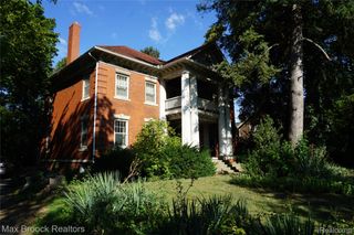 24 Ridge Road, Pleasant Ridge, MI 48069