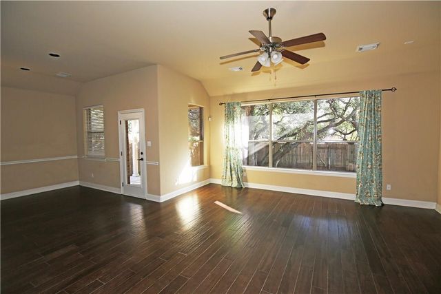 3921 Sapphire LOOP, Round Rock, TX 78681