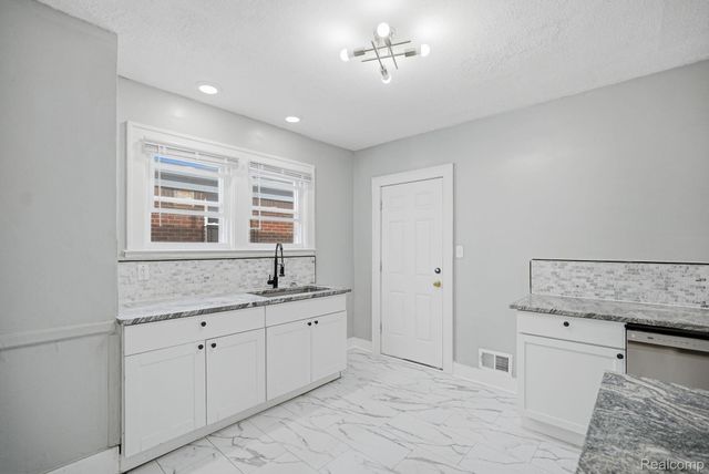 4031 Pasadena Street, Detroit, MI 48238