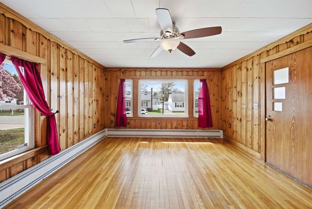 58 President Road, Manchester, NH 03103