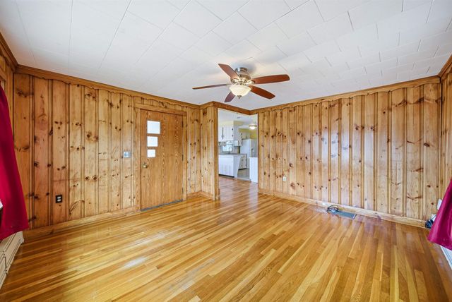 58 President Road, Manchester, NH 03103