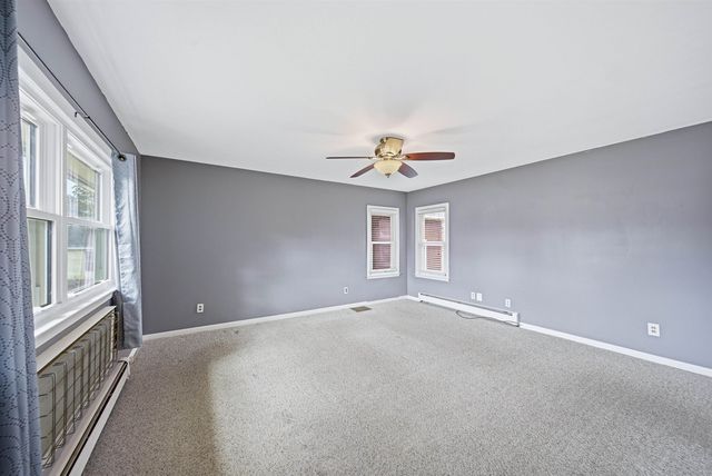 58 President Road, Manchester, NH 03103