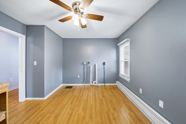 58 President Road, Manchester, NH 03103