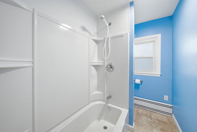 58 President Road, Manchester, NH 03103