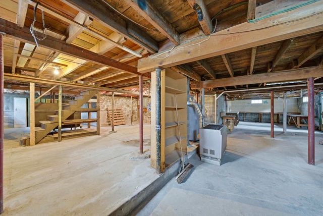 58 President Road, Manchester, NH 03103