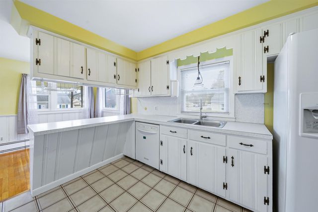 58 President Road, Manchester, NH 03103