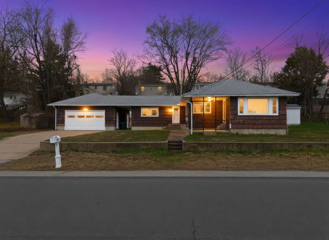 58 President Road, Manchester, NH 03103