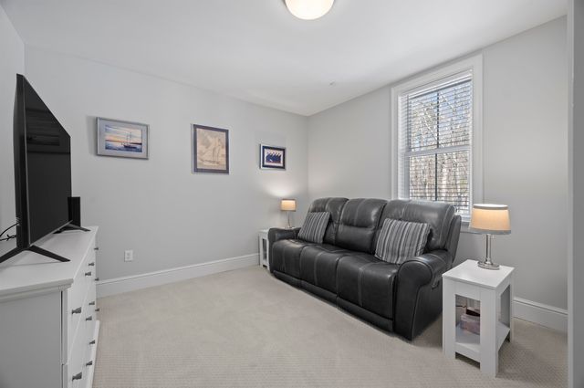32 Willey Creek Rd Unit 303, Exeter, NH 03833
