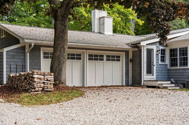 116 W Hill Street, Leland, MI 49654