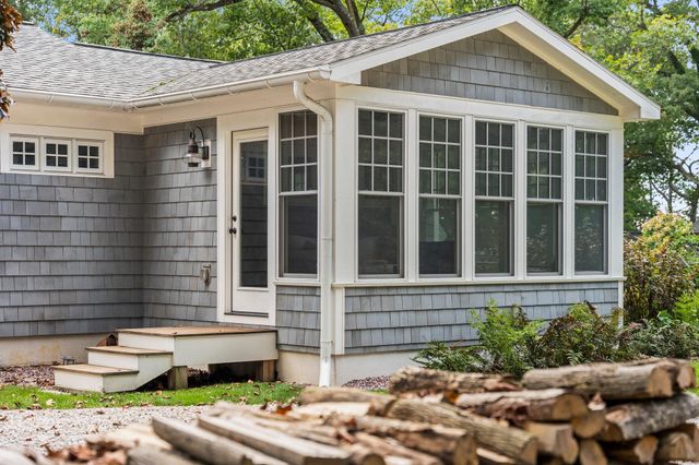 116 W Hill Street, Leland, MI 49654