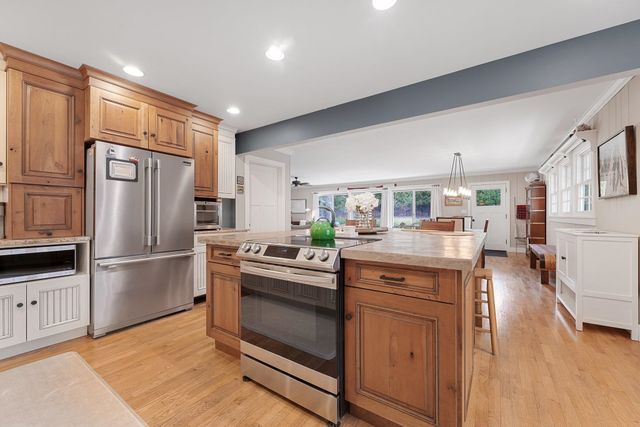 116 W Hill Street, Leland, MI 49654