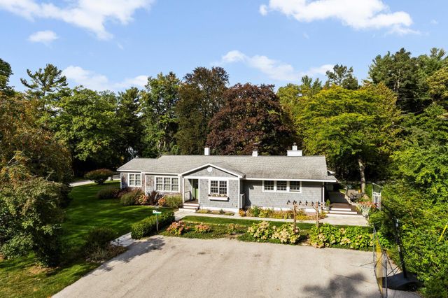 116 W Hill Street, Leland, MI 49654