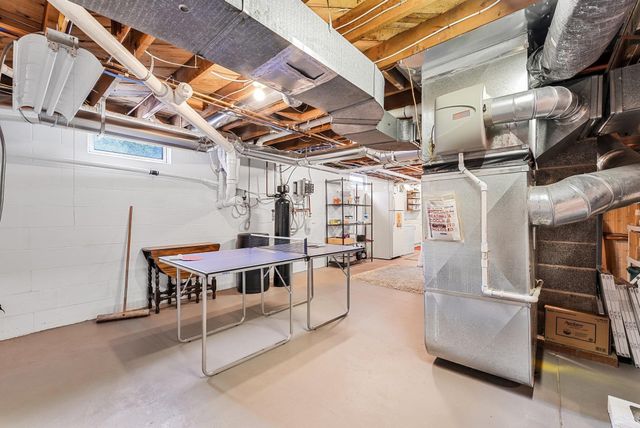 116 W Hill Street, Leland, MI 49654