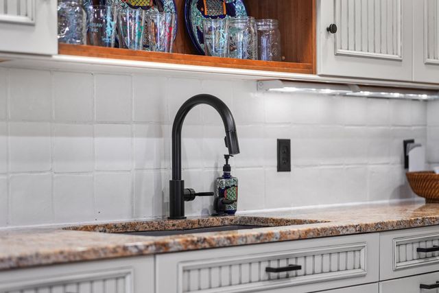 116 W Hill Street, Leland, MI 49654